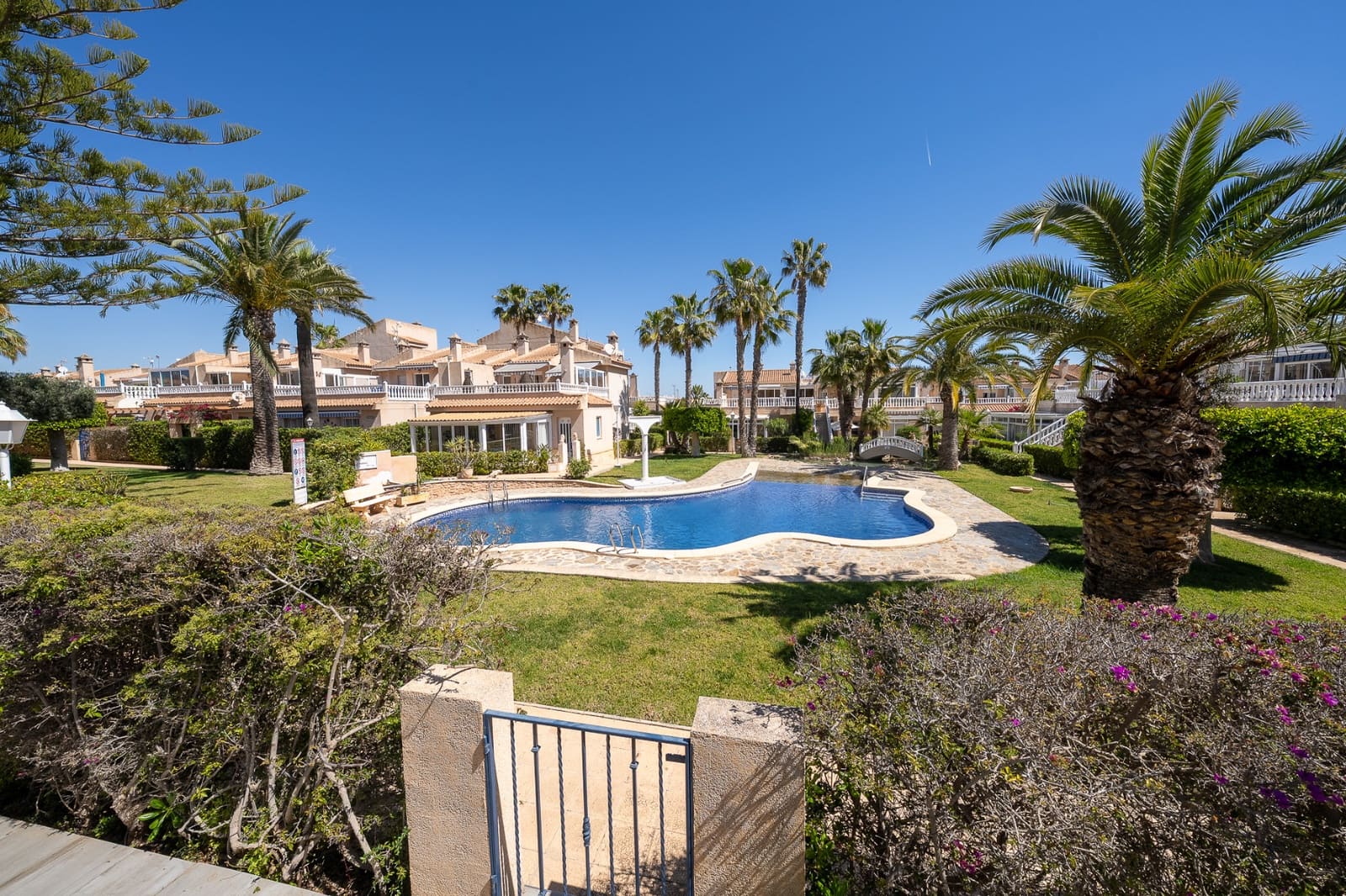 2 sypialnia Apartament na sprzedaż w Playa Flamenca z basenem - 220 000 € (Ref: 9798001)