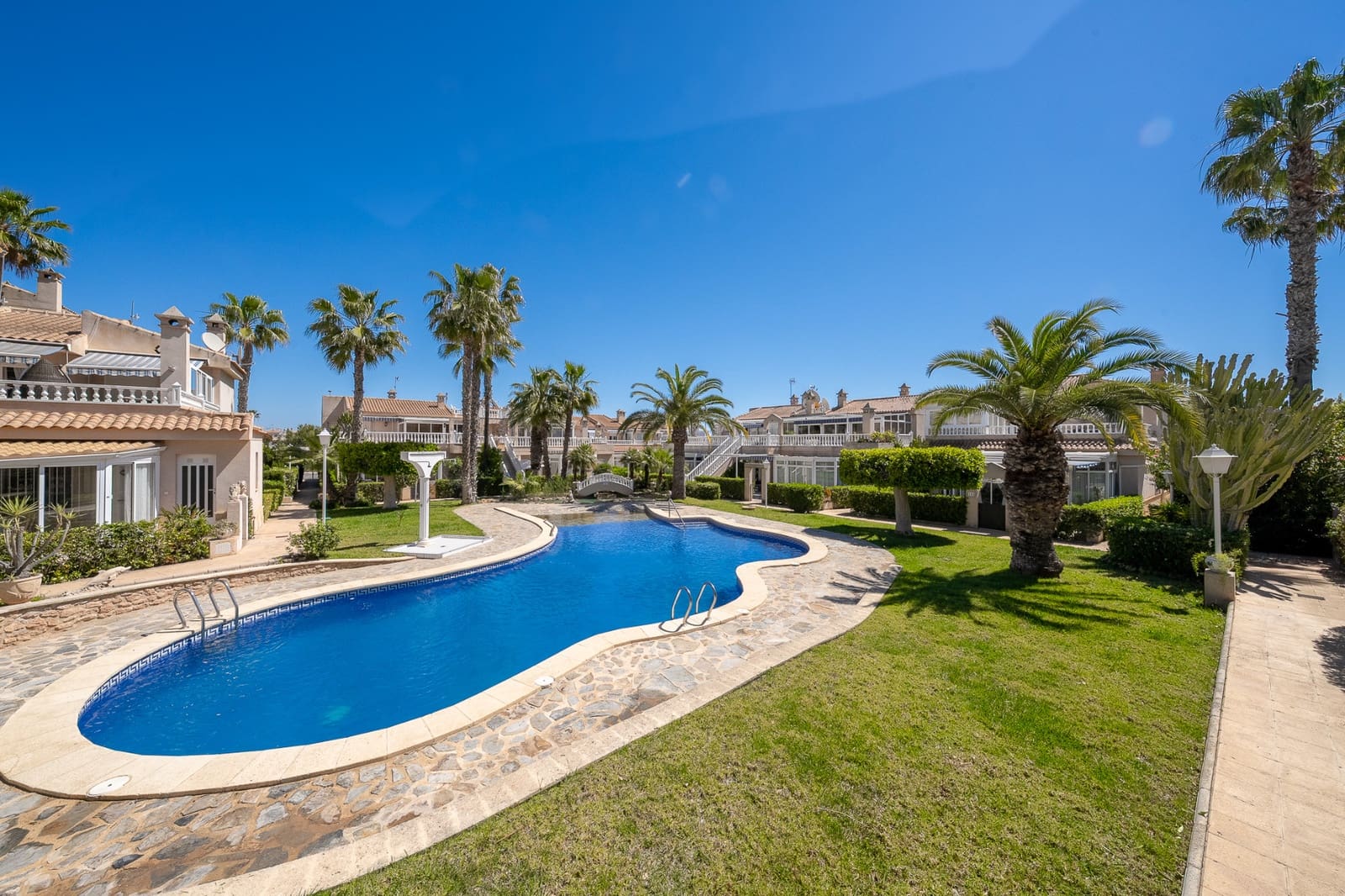 2 chambre Appartement à vendre à Playa Flamenca avec piscine - 199 000 € (Ref: 9798002)