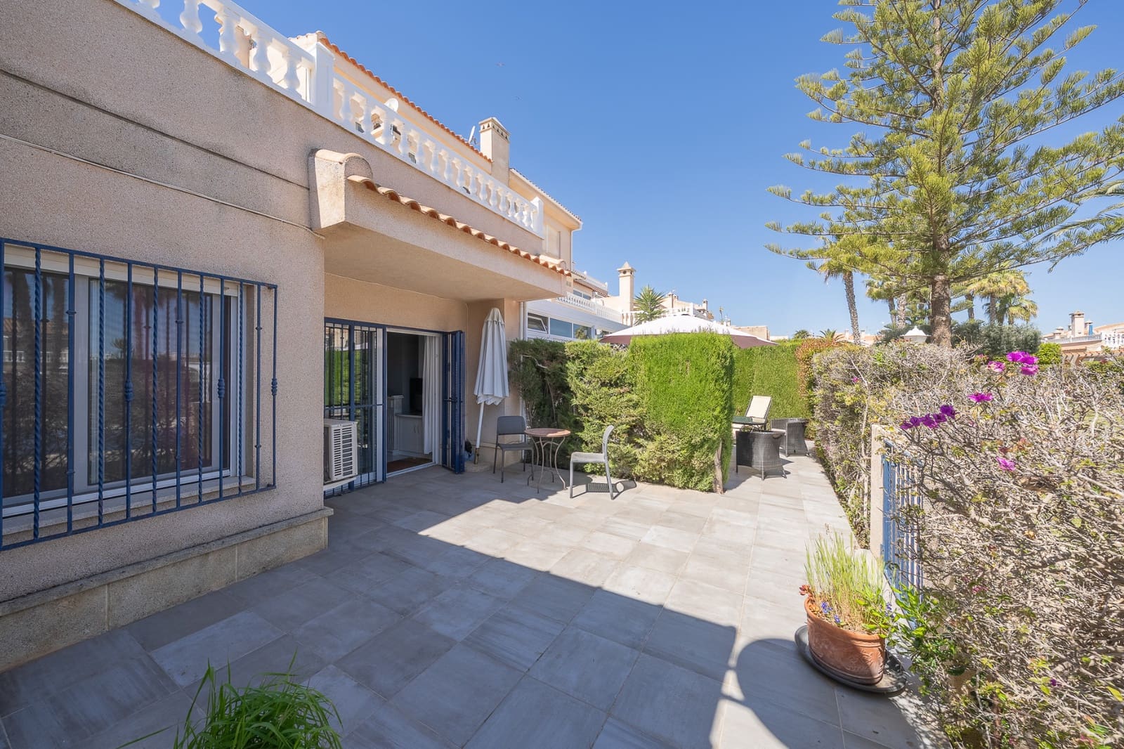 4 chambre Appartement à vendre à Playa Flamenca avec piscine - 425 000 € (Ref: 9798386)