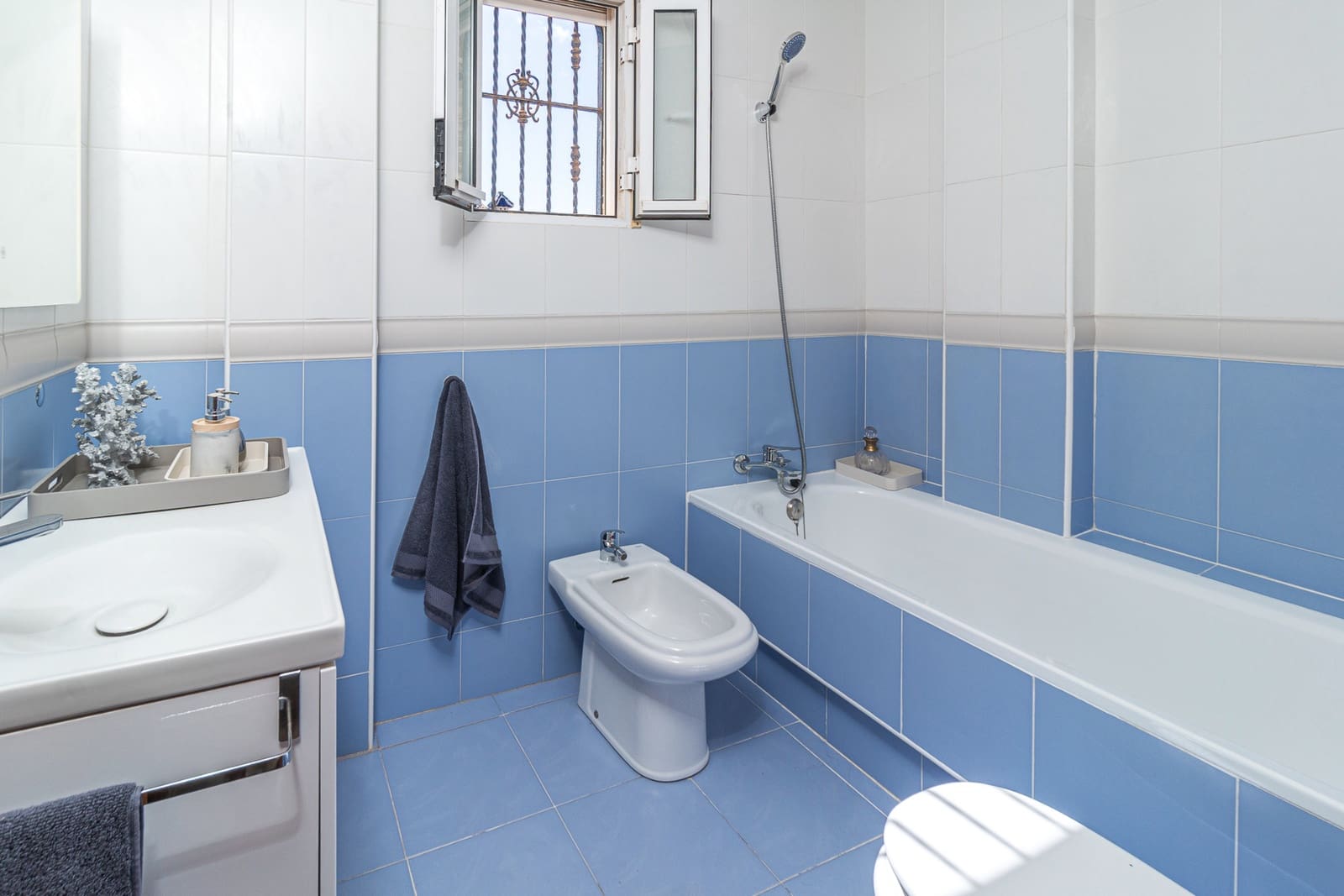 3 soveværelse Byhus til salg i Playa Flamenca med swimmingpool - € 245.000 (Ref: 9818846)