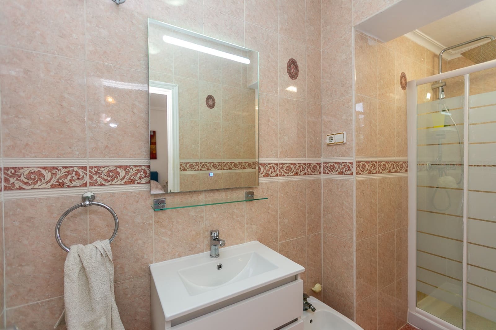 2 chambre Villa/Maison à vendre à Villamartin avec piscine - 320 000 € (Ref: 9819346)