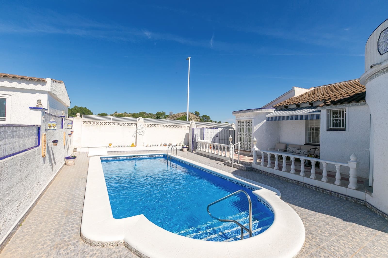2 chambre Villa/Maison à vendre à Villamartin avec piscine - 320 000 € (Ref: 9819346)