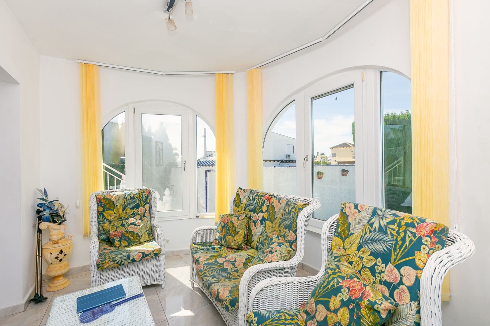 2 chambre Villa/Maison à vendre à Villamartin avec piscine - 320 000 € (Ref: 9819346)
