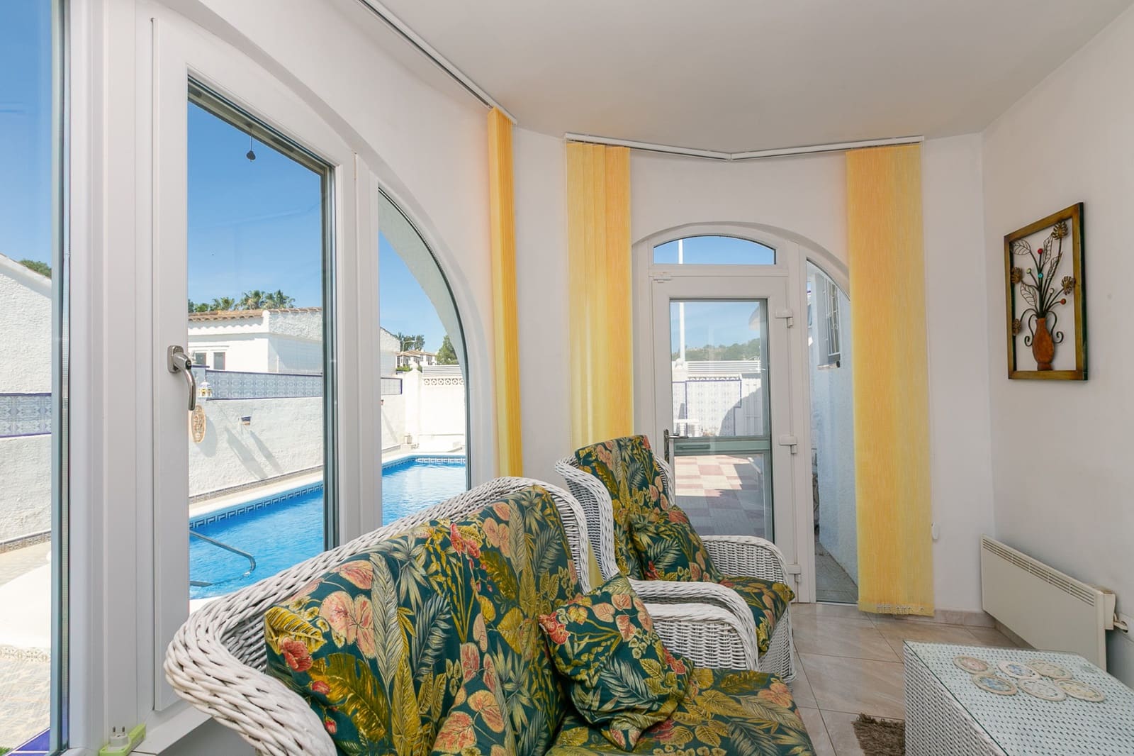 2 chambre Villa/Maison à vendre à Villamartin avec piscine - 320 000 € (Ref: 9819346)
