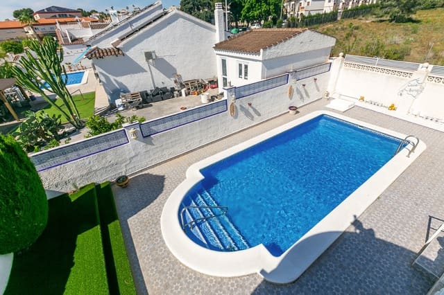 2 sovrum Villa till salu i Villamartin, Orihuela med pool - 320 000 € (Ref: 9819346)