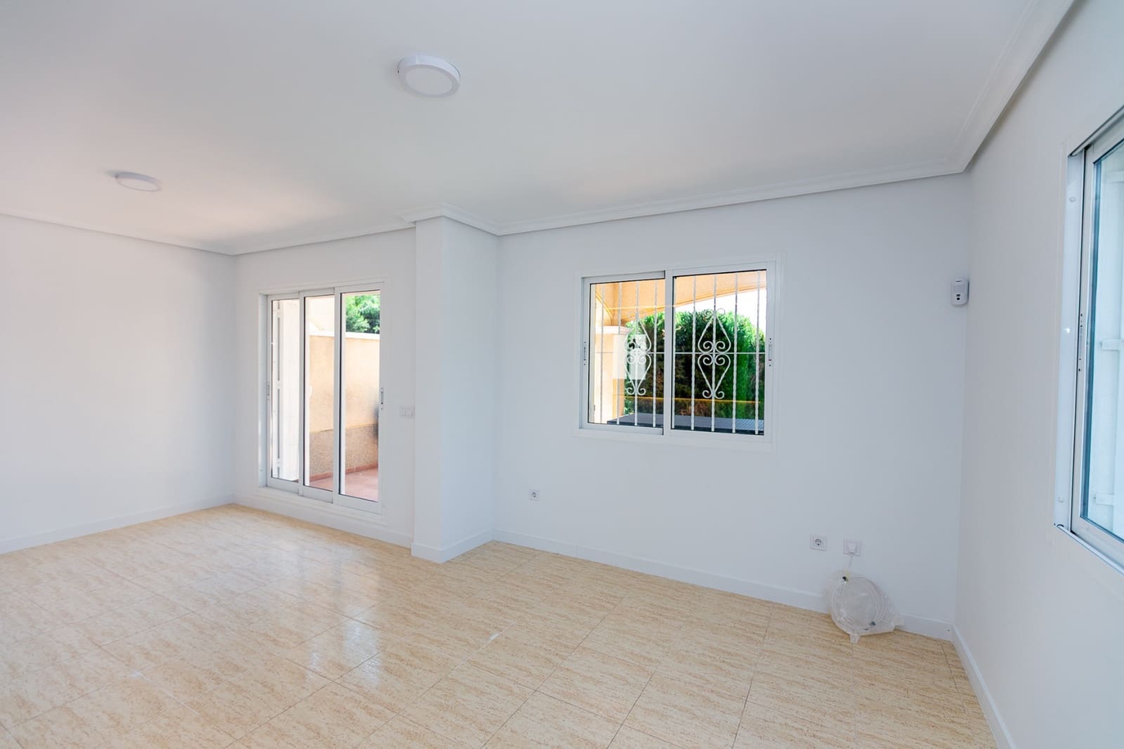 2 soveværelse Rækkehus til salg i Pilar de la Horadada med swimmingpool - € 329.000 (Ref: 9821517)