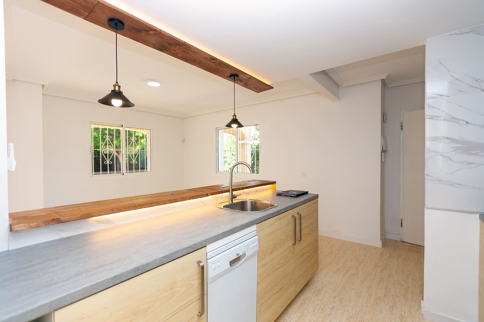 2 soveværelse Rækkehus til salg i Pilar de la Horadada med swimmingpool - € 329.000 (Ref: 9821517)
