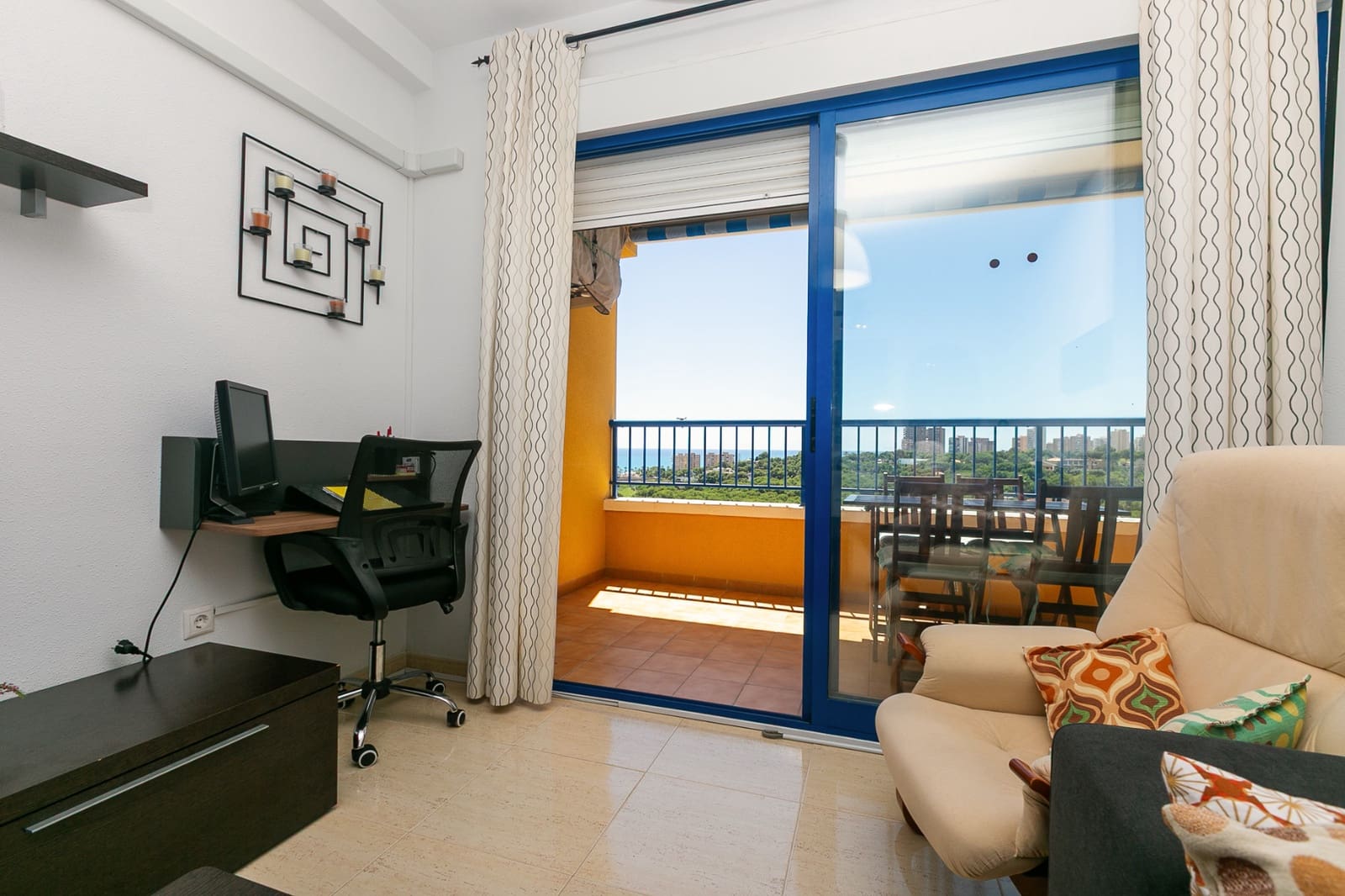 2 bedroom Apartment for sale in Dehesa de Campoamor with pool - € 220,000 (Ref: 9829603)