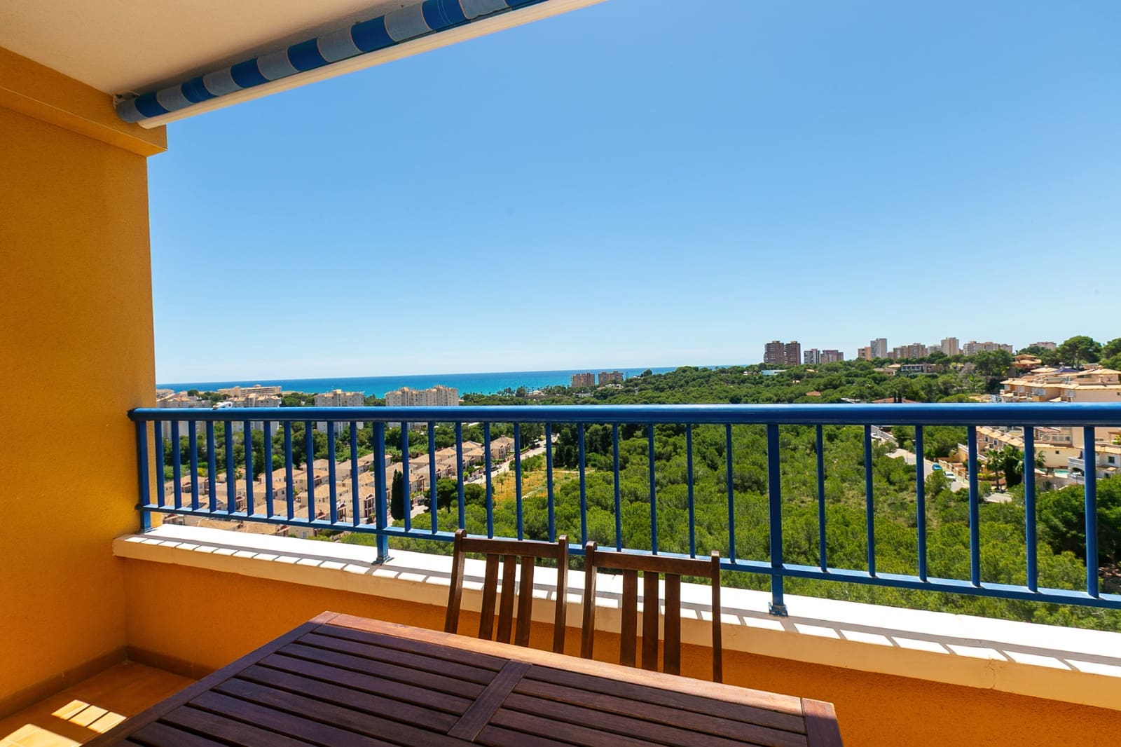 2 bedroom Apartment for sale in Dehesa de Campoamor with pool - € 220,000 (Ref: 9829603)