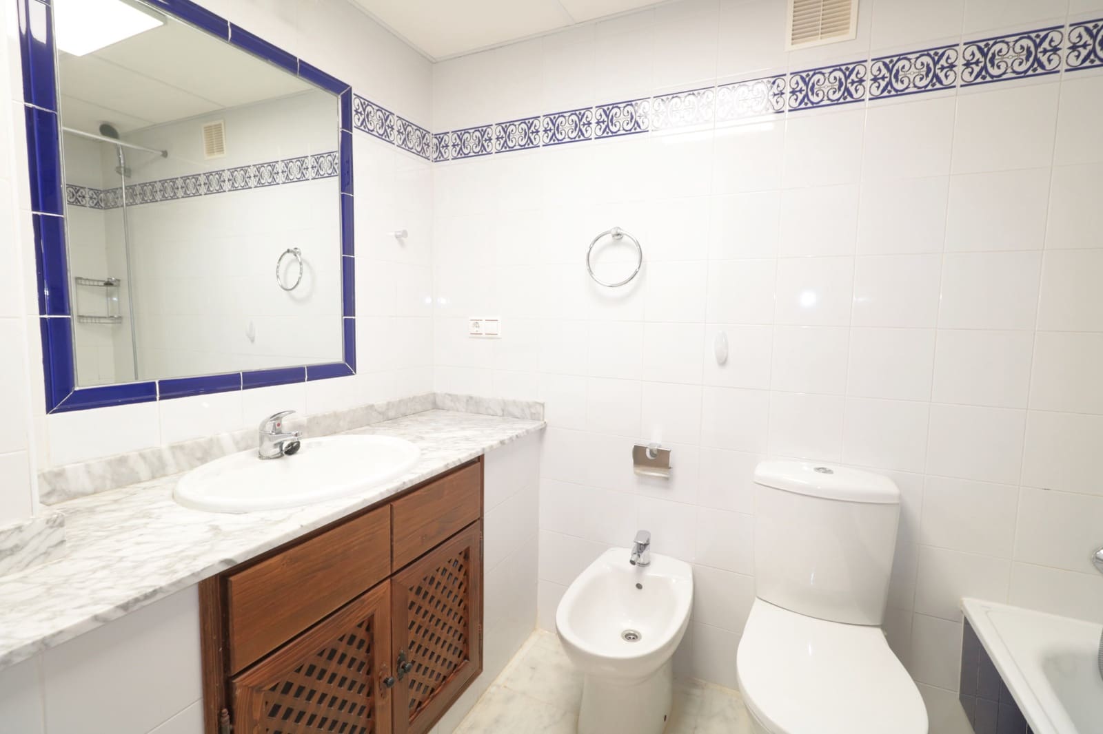 2 soverom Leilighet til salgs i Torrevieja med svømmebasseng - € 265 000 (Ref: 9829877)