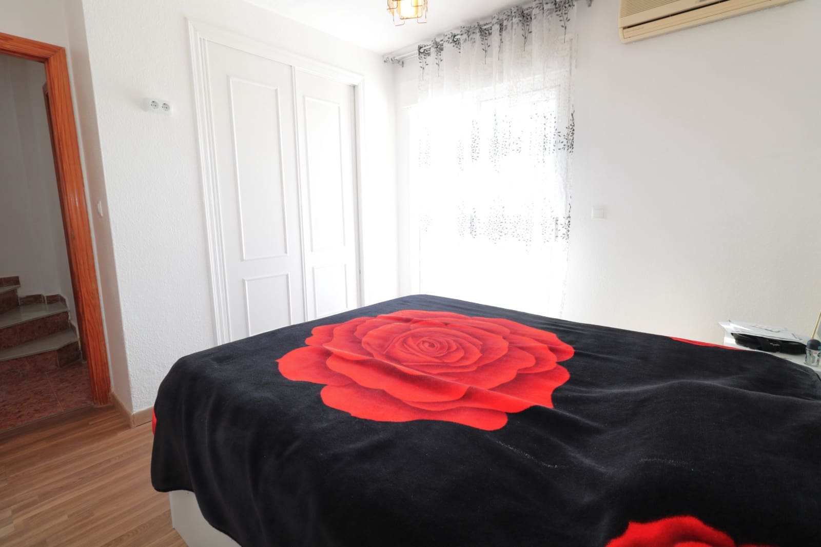 3 sypialnia Dom szeregowy na sprzedaż w Torrevieja z basenem - 228 000 € (Ref: 9829878)