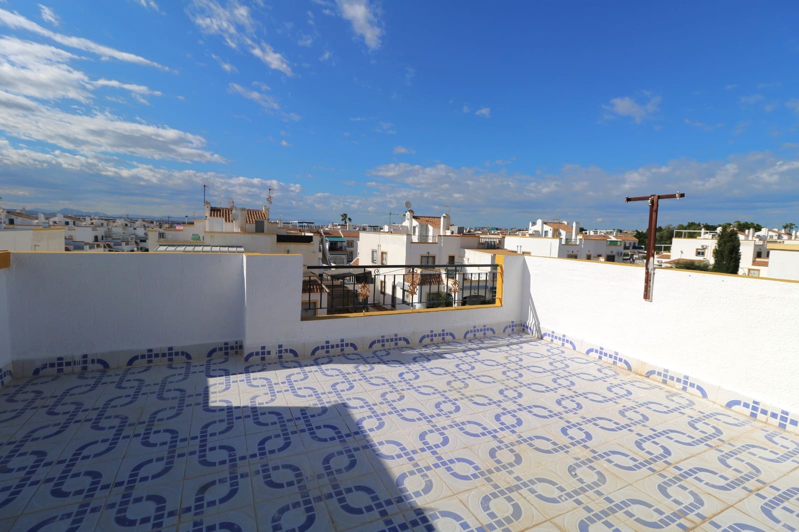 3 sypialnia Dom szeregowy na sprzedaż w Torrevieja z basenem - 228 000 € (Ref: 9829878)