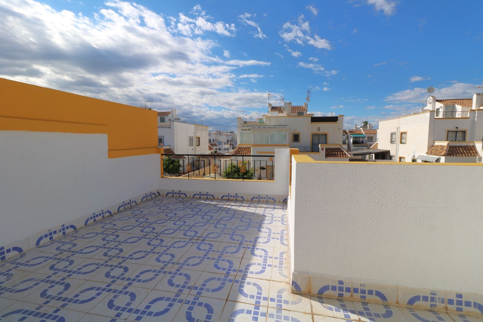 3 sypialnia Dom szeregowy na sprzedaż w Torrevieja z basenem - 228 000 € (Ref: 9829878)
