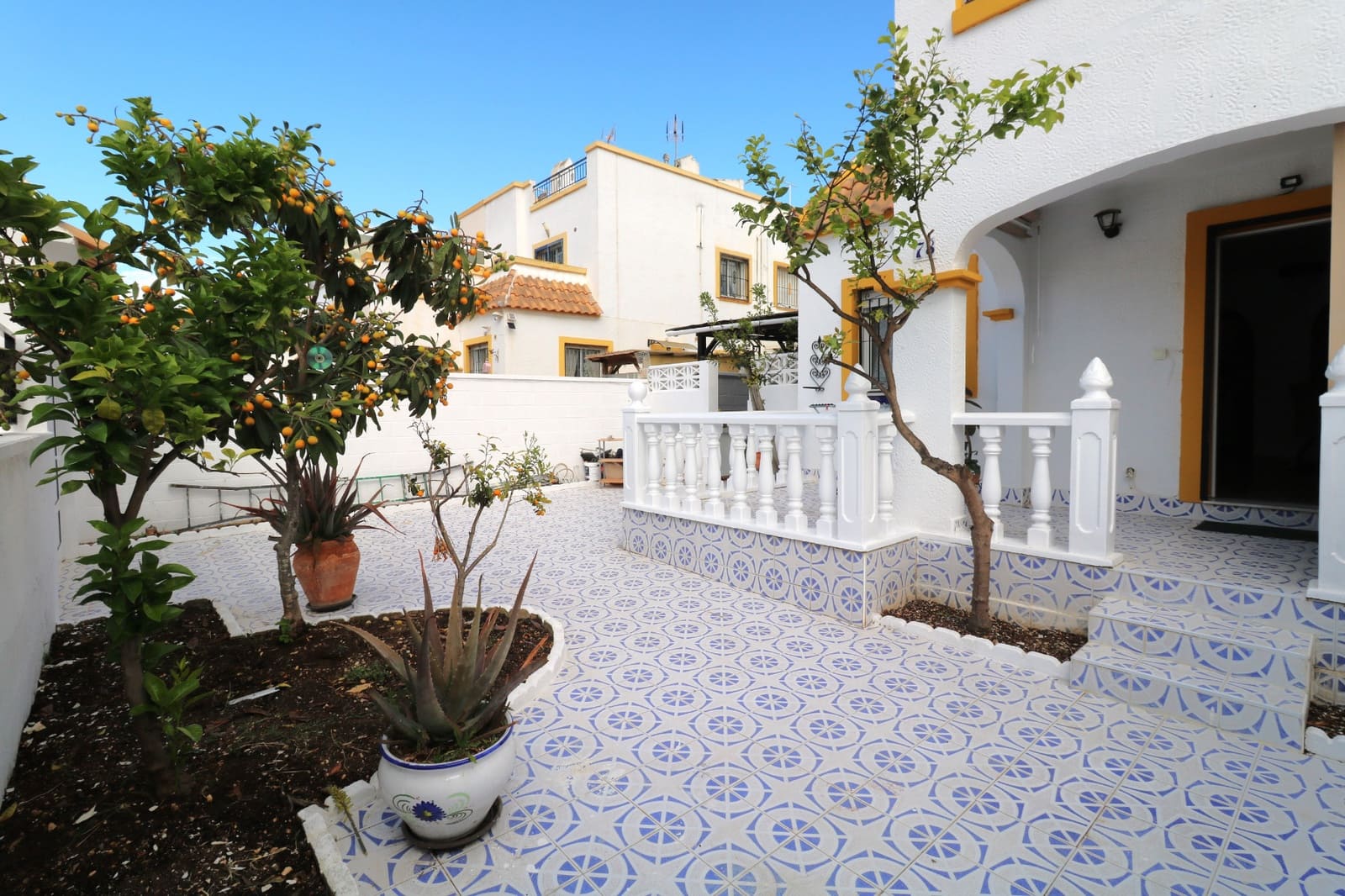 3 sypialnia Dom szeregowy na sprzedaż w Torrevieja z basenem - 228 000 € (Ref: 9829878)