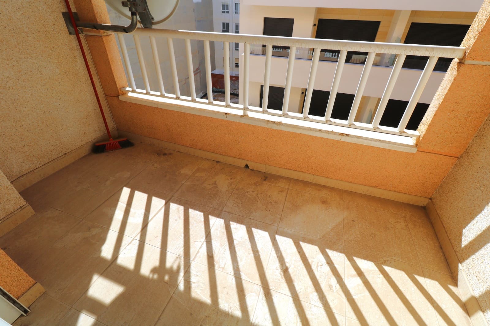 2 slaapkamer Appartement te koop in Torrevieja met zwembad - € 136.300 (Ref: 9830137)