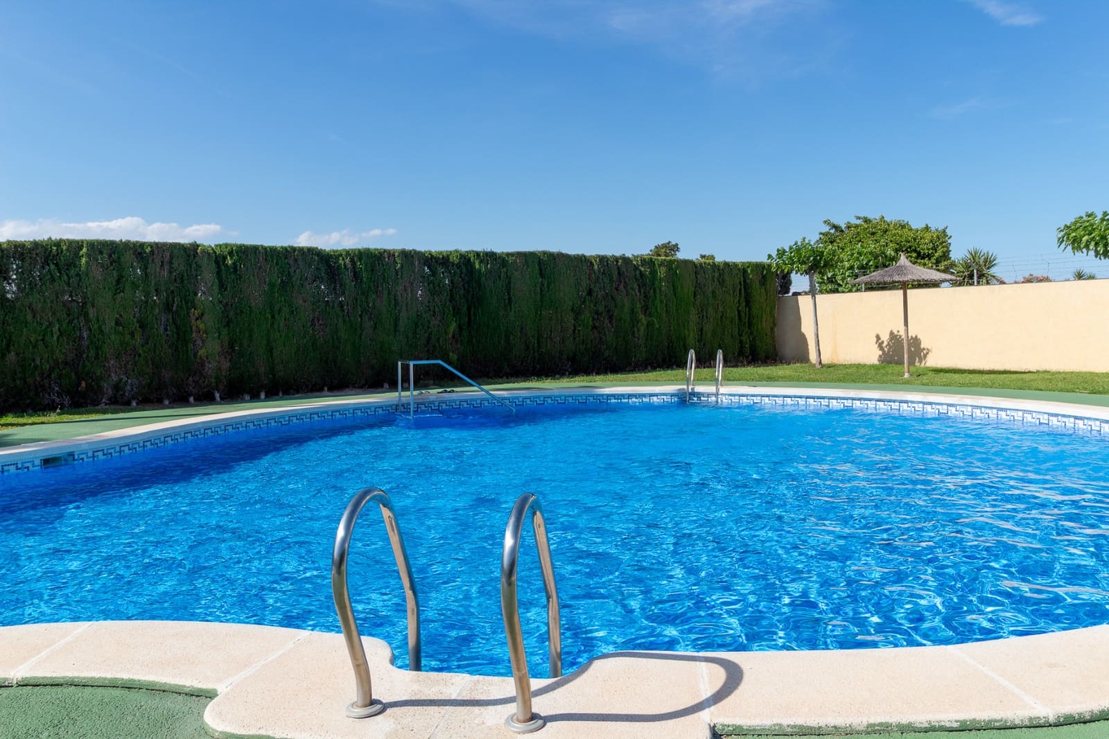 3 bedroom Bungalow for sale in San Luis with pool - € 125,000 (Ref: 9832768)