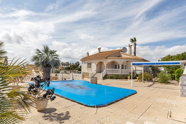 3 soveværelse Villa til salg i La Marina, Elche / Elx med swimmingpool - € 490.000 (Ref: 9834093)