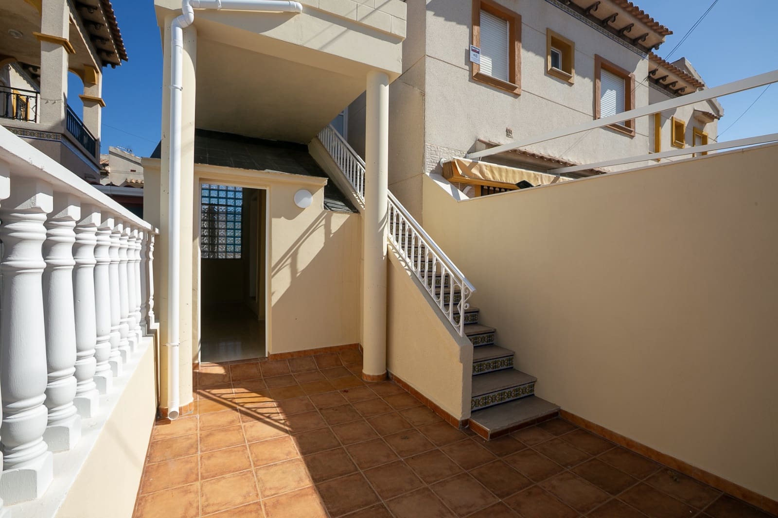 2 makuuhuone Huoneisto myytävänä paikassa Orihuela Costa mukana uima-altaan - 179 000 € (Ref: 9834686)