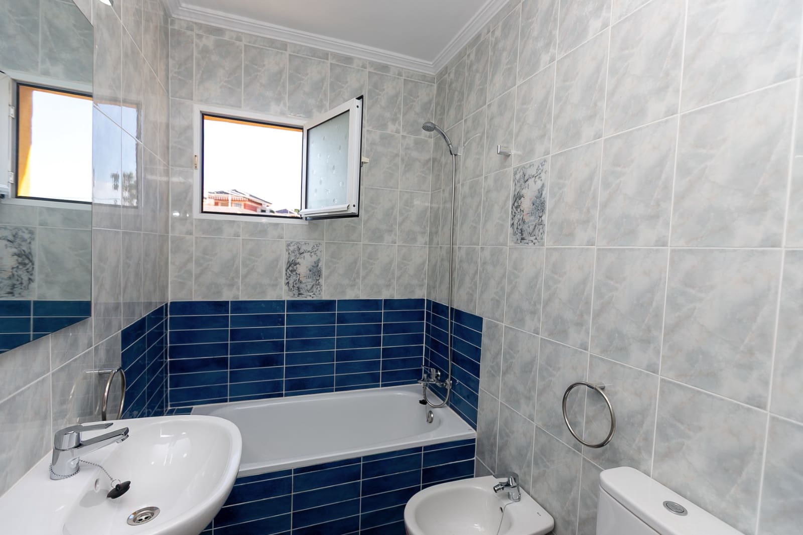 2 makuuhuone Huoneisto myytävänä paikassa Orihuela Costa mukana uima-altaan - 179 000 € (Ref: 9834686)