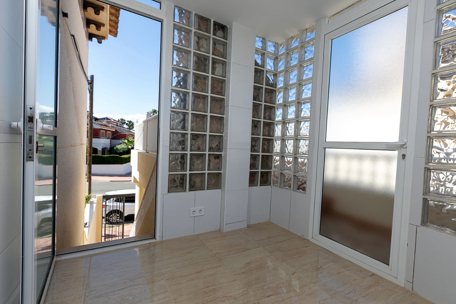 2 makuuhuone Huoneisto myytävänä paikassa Orihuela Costa mukana uima-altaan - 179 000 € (Ref: 9834686)