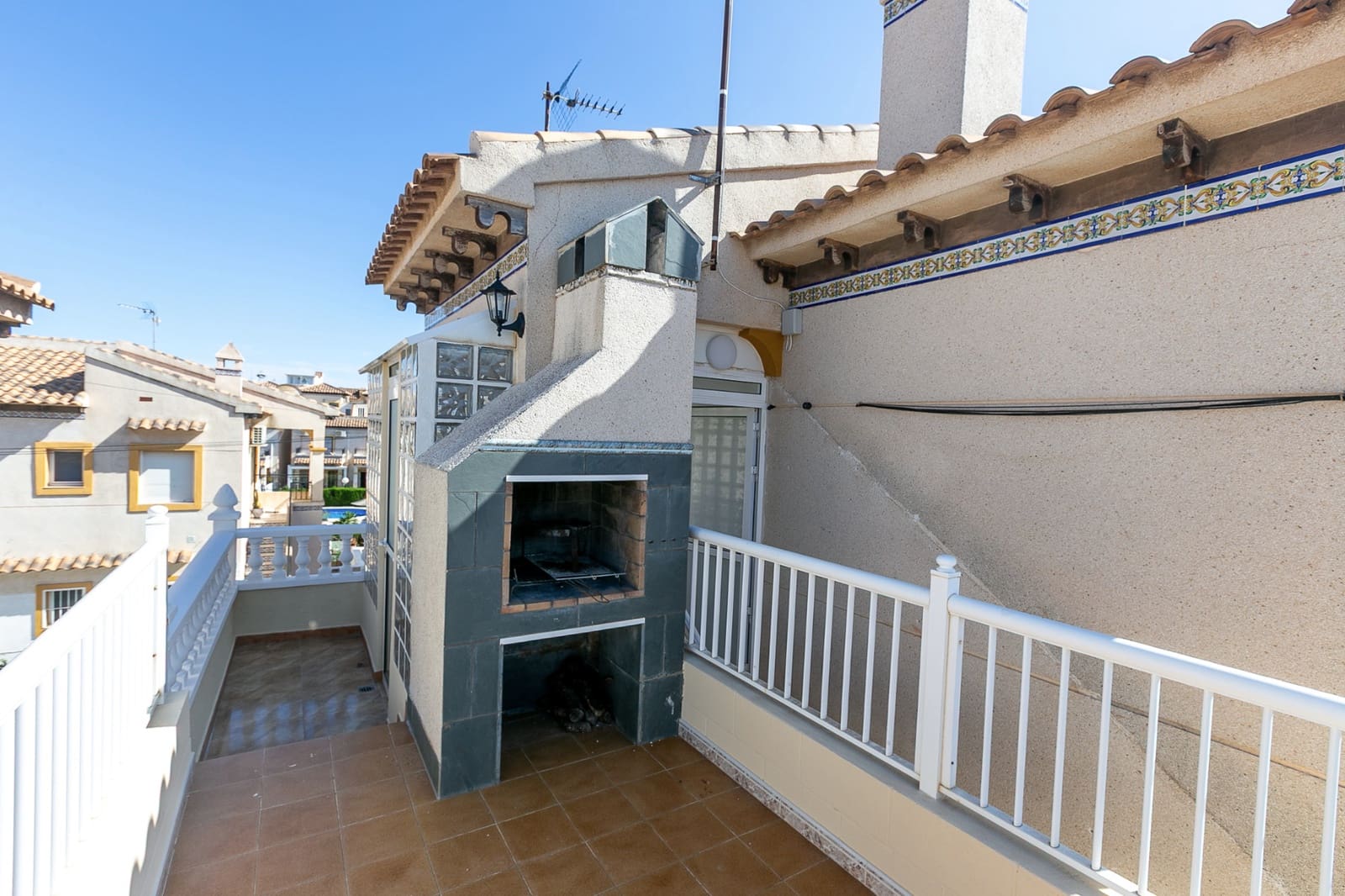 2 makuuhuone Huoneisto myytävänä paikassa Orihuela Costa mukana uima-altaan - 179 000 € (Ref: 9834686)