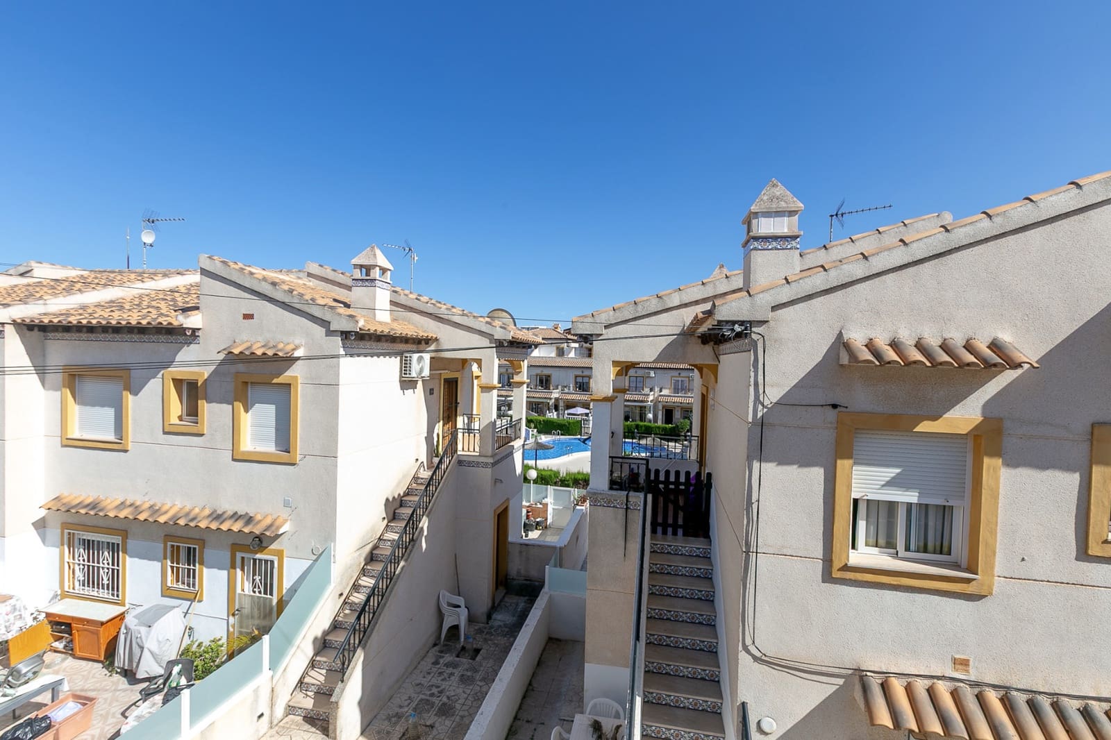 2 makuuhuone Huoneisto myytävänä paikassa Orihuela Costa mukana uima-altaan - 179 000 € (Ref: 9834686)