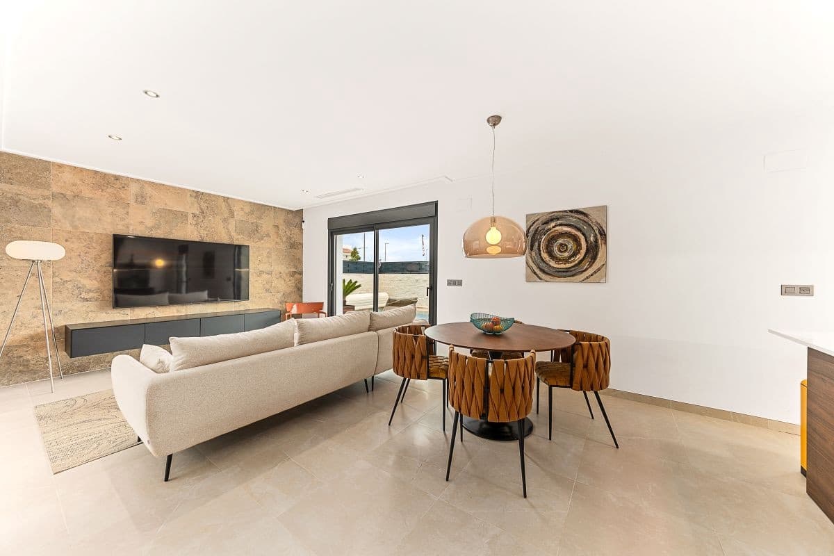 3 soverom Villa til salgs i Ciudad Quesada med svømmebasseng - € 499 000 (Ref: 9838312)