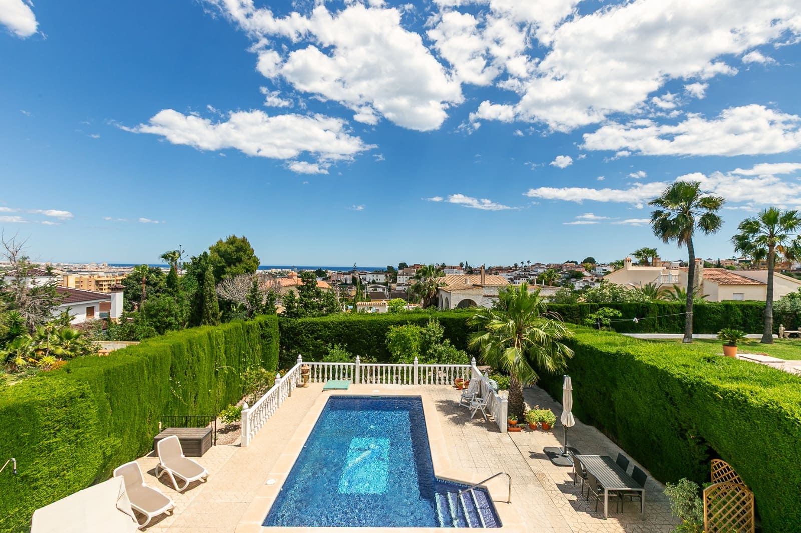 3 soveværelse Semi-Rækkehus til salg i Los Balcones med swimmingpool garage - € 425.000 (Ref: 9841321)