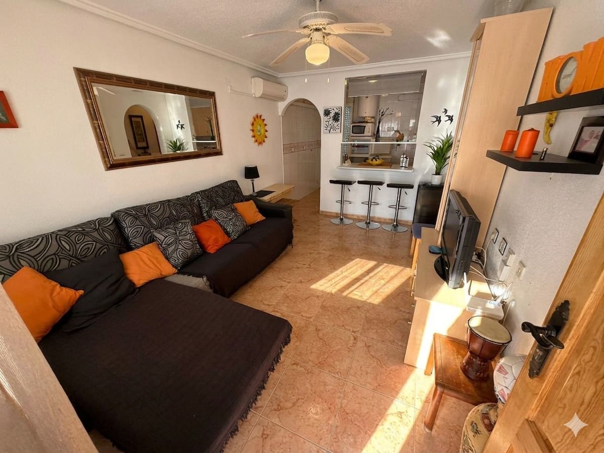 2 bedroom Bungalow for sale in Torrevieja with pool - € 136,000 (Ref: 9841441)