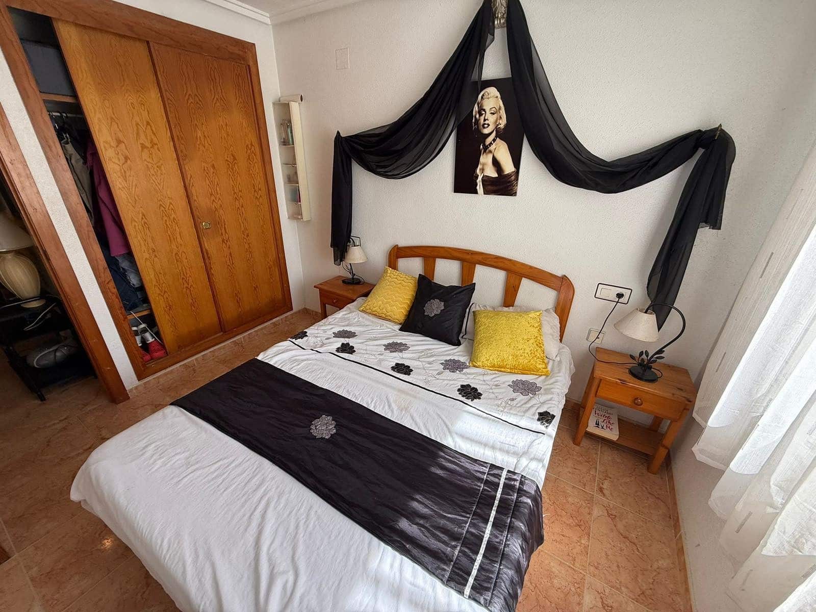 2 bedroom Bungalow for sale in Torrevieja with pool - € 136,000 (Ref: 9841441)