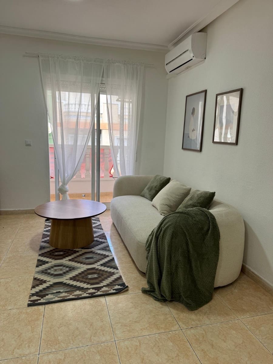 1 makuuhuone Huoneisto myytävänä paikassa Torrevieja mukana uima-altaan - 144 000 € (Ref: 9843988)