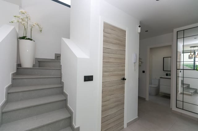 3 chambre Villa/Maison à vendre à Villamartin, Orihuela avec piscine - 369 000 € (Ref: 9848148)