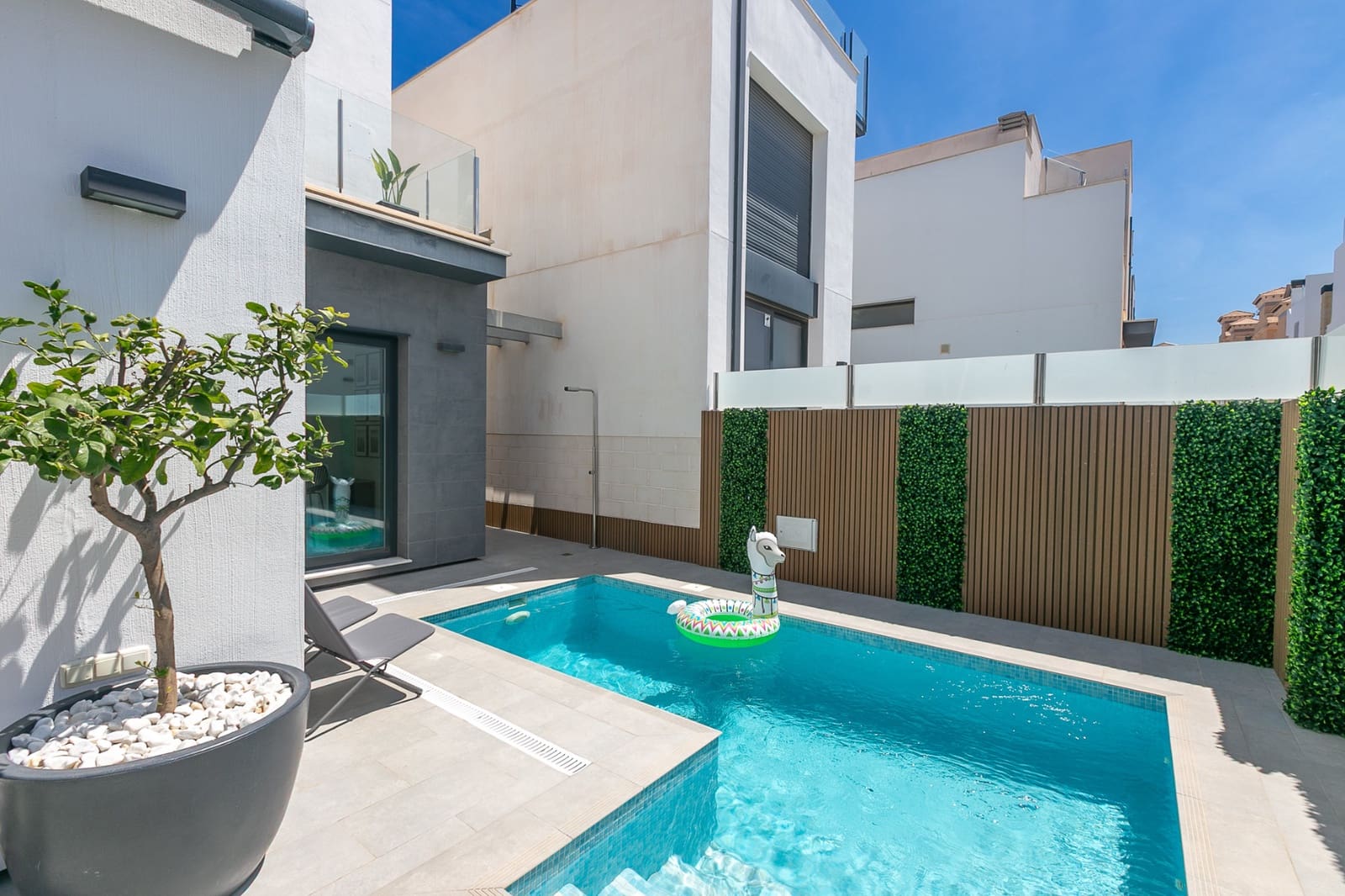 3 bedroom Villa for sale in Villamartin with pool - € 369,000 (Ref: 9848148)