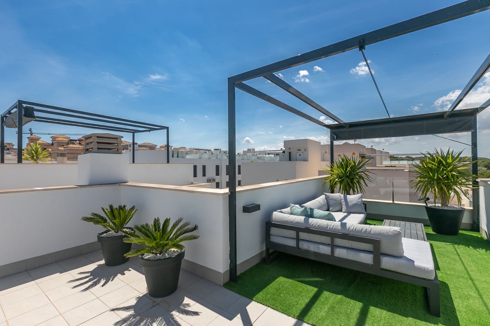 3 bedroom Villa for sale in Villamartin with pool - € 369,000 (Ref: 9848148)