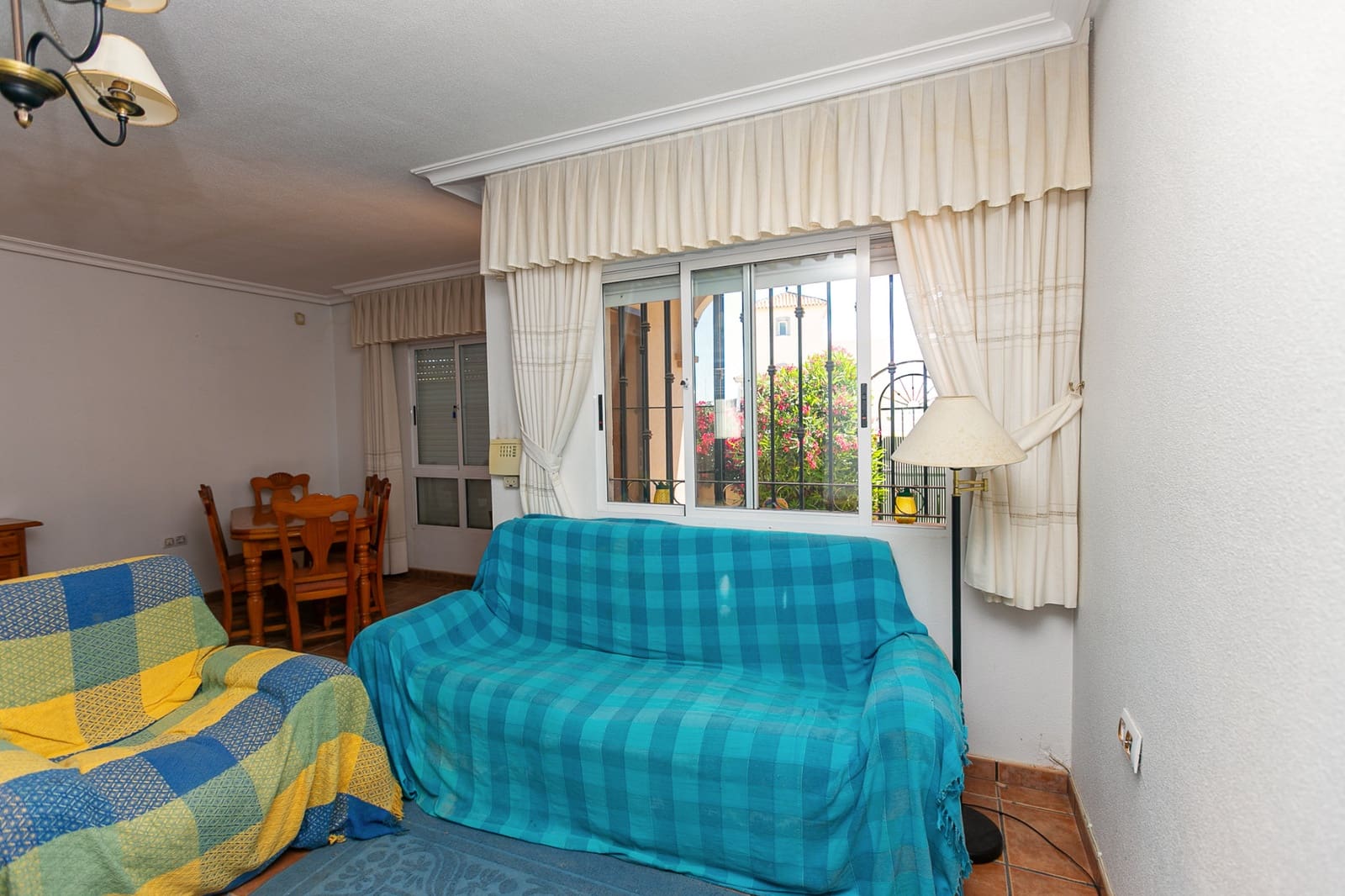 2 makuuhuone Omakotitalo myytävänä paikassa La Zenia mukana uima-altaan - 235 000 € (Ref: 9848149)