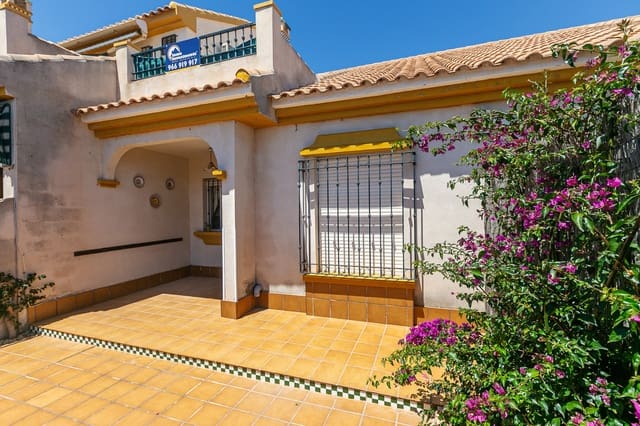 2 makuuhuone Omakotitalo myytävänä paikassa La Zenia, Orihuela mukana uima-altaan - 235 000 € (Ref: 9848149)