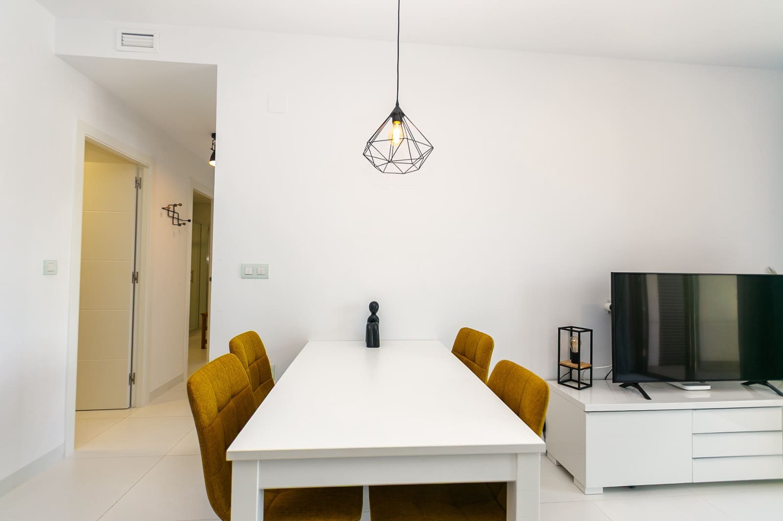 Apartamento de 2 habitaciones en San Miguel de Salinas en venta con piscina - 178.000 € (Ref: 9863571)