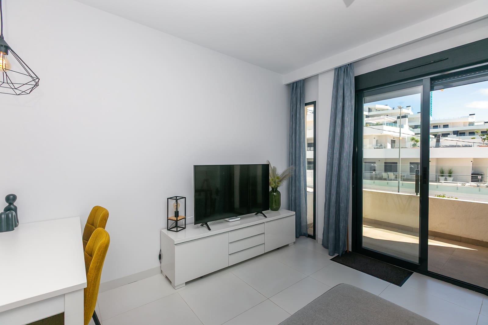 Apartamento de 2 habitaciones en San Miguel de Salinas en venta con piscina - 178.000 € (Ref: 9863571)