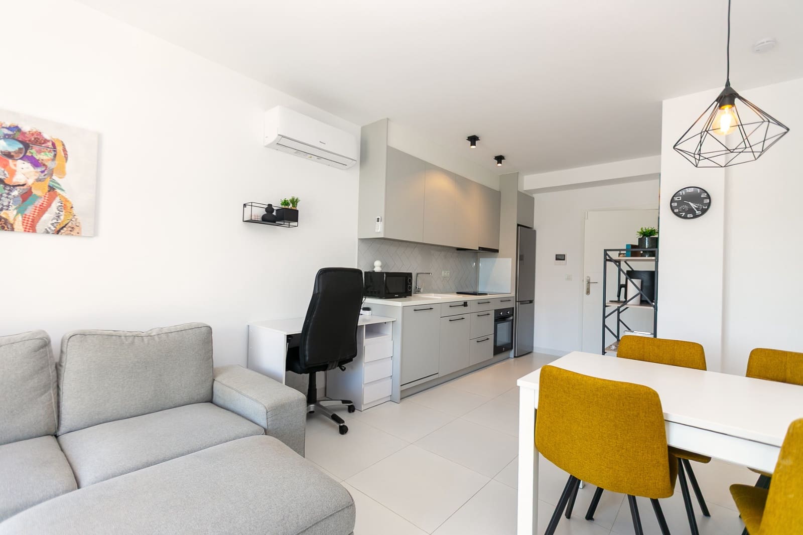 Apartamento de 2 habitaciones en San Miguel de Salinas en venta con piscina - 178.000 € (Ref: 9863571)