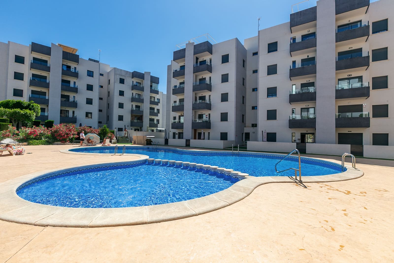Apartamento de 2 habitaciones en San Miguel de Salinas en venta con piscina - 178.000 € (Ref: 9863571)