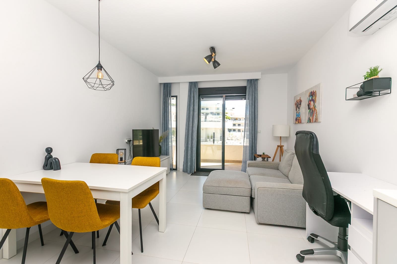Apartamento de 2 habitaciones en San Miguel de Salinas en venta con piscina - 178.000 € (Ref: 9863571)