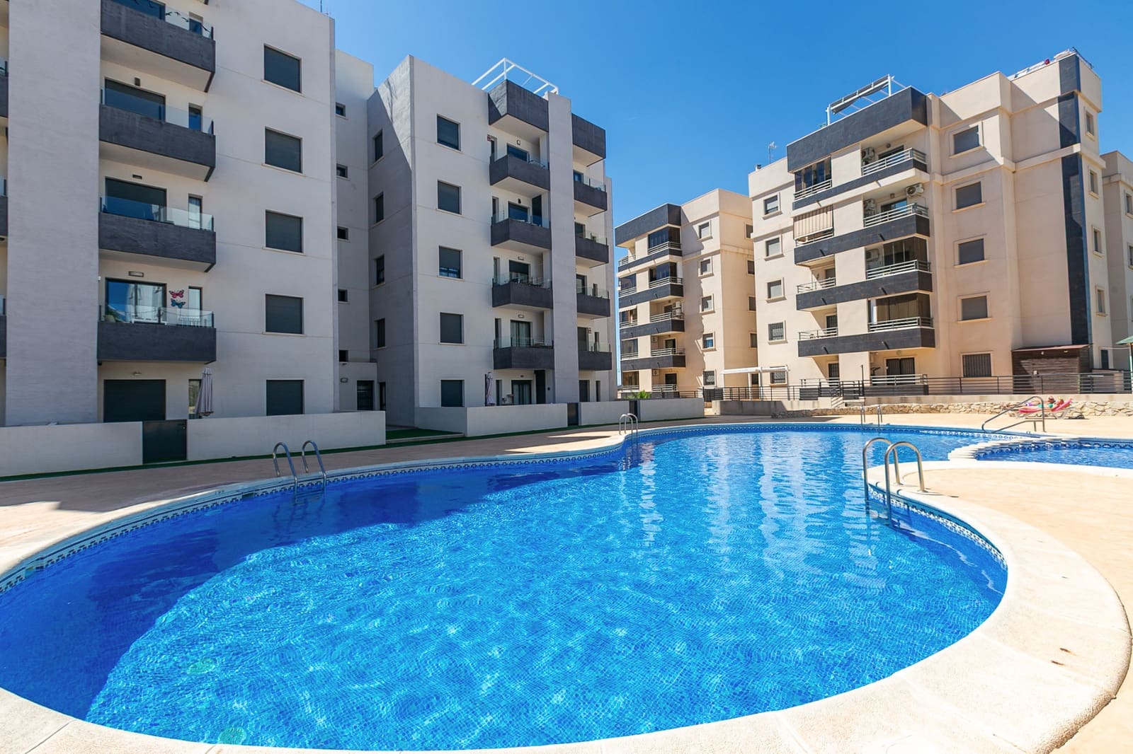 Apartamento de 2 habitaciones en San Miguel de Salinas en venta con piscina - 178.000 € (Ref: 9863571)
