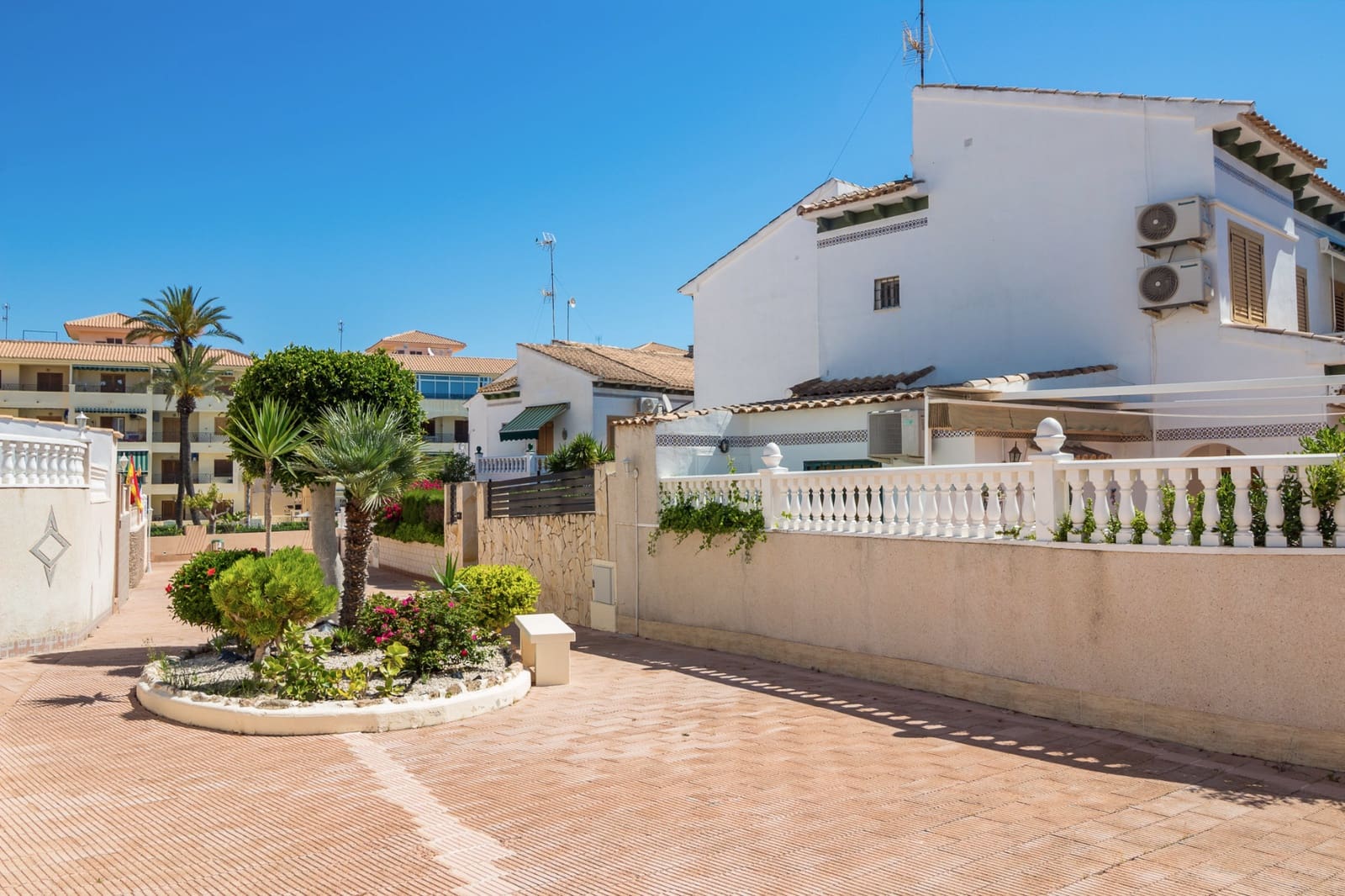 1 soverom Penthouse til salgs i La Mata med svømmebasseng - € 142 000 (Ref: 9865955)
