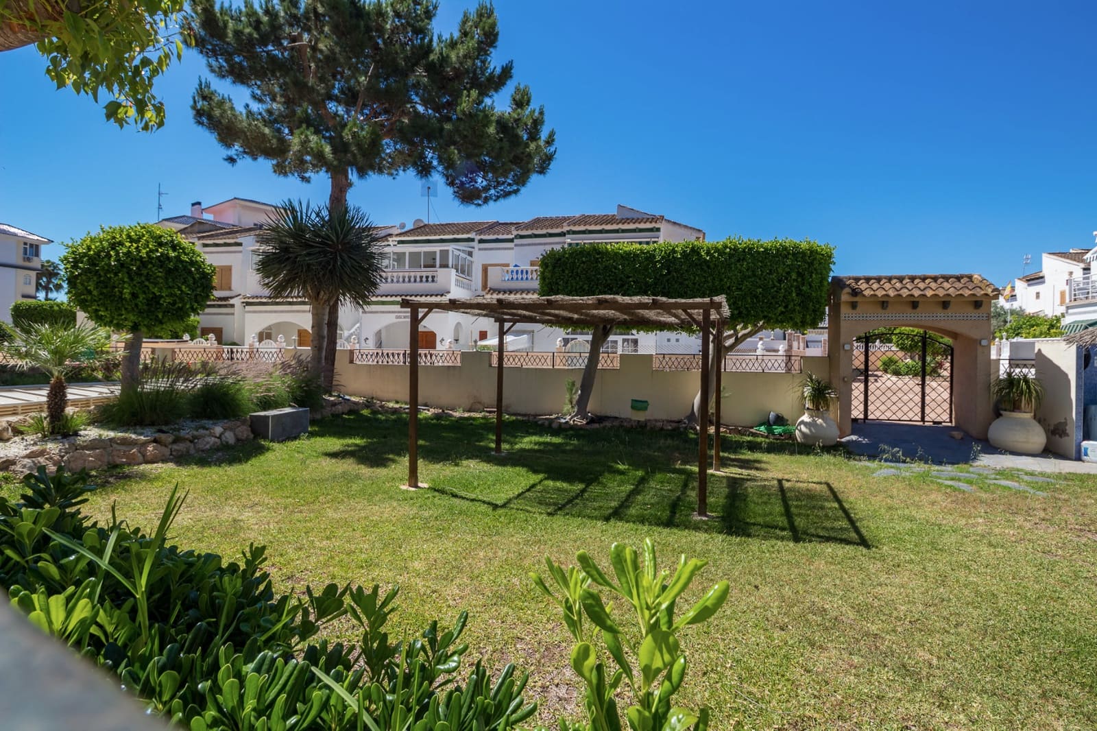 1 soverom Penthouse til salgs i La Mata med svømmebasseng - € 142 000 (Ref: 9865955)
