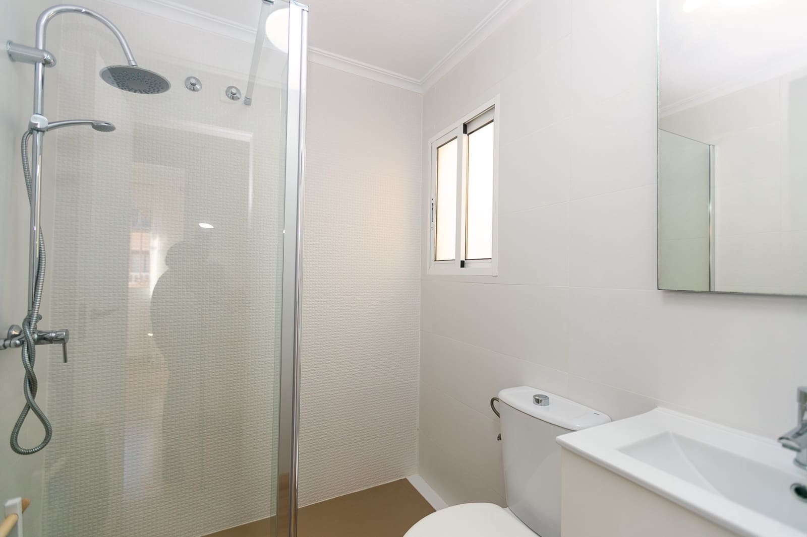 3 sypialnia Dom na sprzedaż w Playa Flamenca z basenem - 285 000 € (Ref: 9867887)