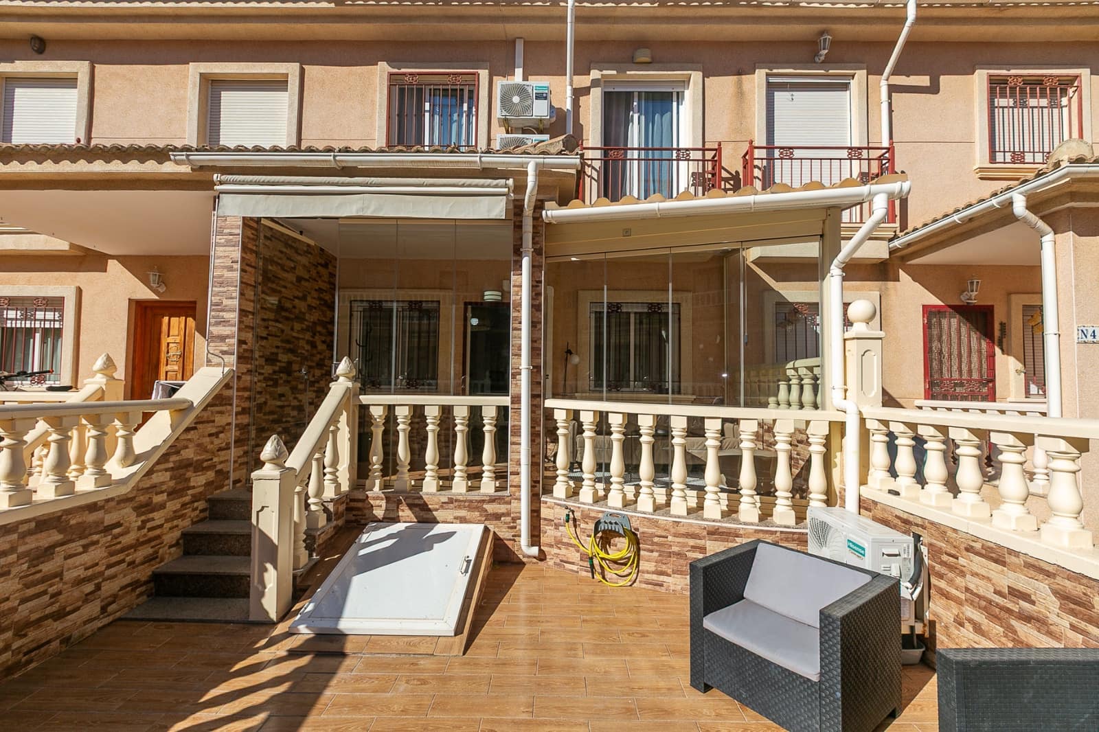 3 sypialnia Dom na sprzedaż w Playa Flamenca z basenem - 285 000 € (Ref: 9867887)