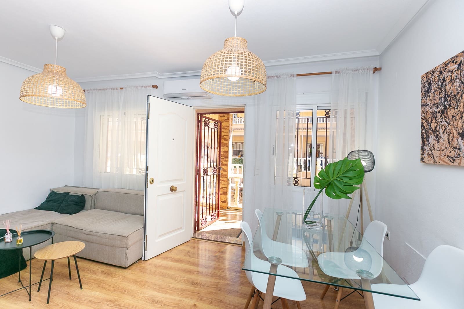 3 sypialnia Dom na sprzedaż w Playa Flamenca z basenem - 285 000 € (Ref: 9867887)