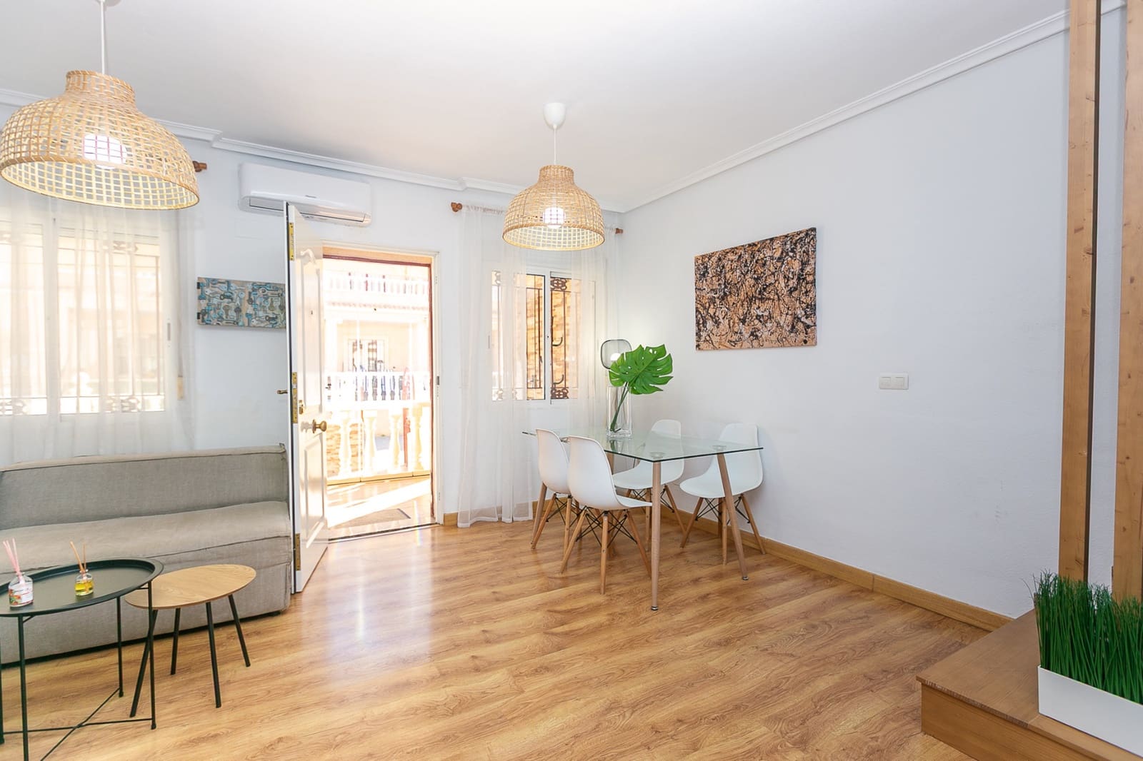 3 sypialnia Dom na sprzedaż w Playa Flamenca z basenem - 285 000 € (Ref: 9867887)