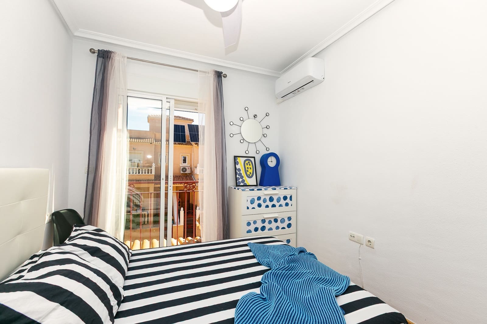 3 sypialnia Dom na sprzedaż w Playa Flamenca z basenem - 285 000 € (Ref: 9867887)