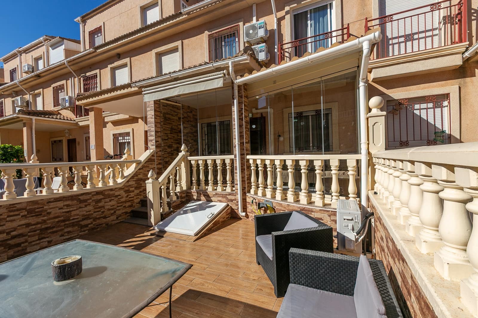 3 sypialnia Dom na sprzedaż w Playa Flamenca z basenem - 285 000 € (Ref: 9867887)